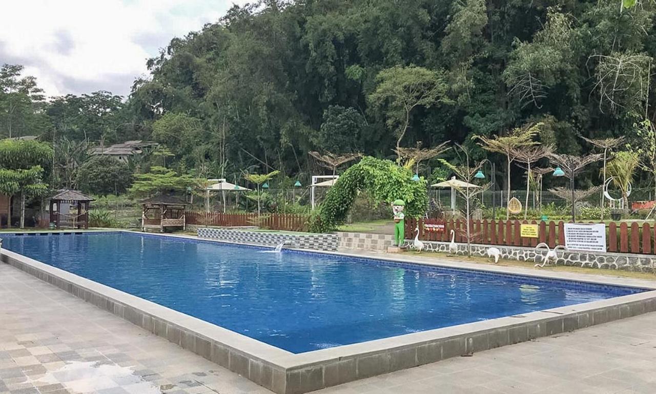 Reddoorz Near Wisata Paribendo Lawang Hotel Kültér fotó