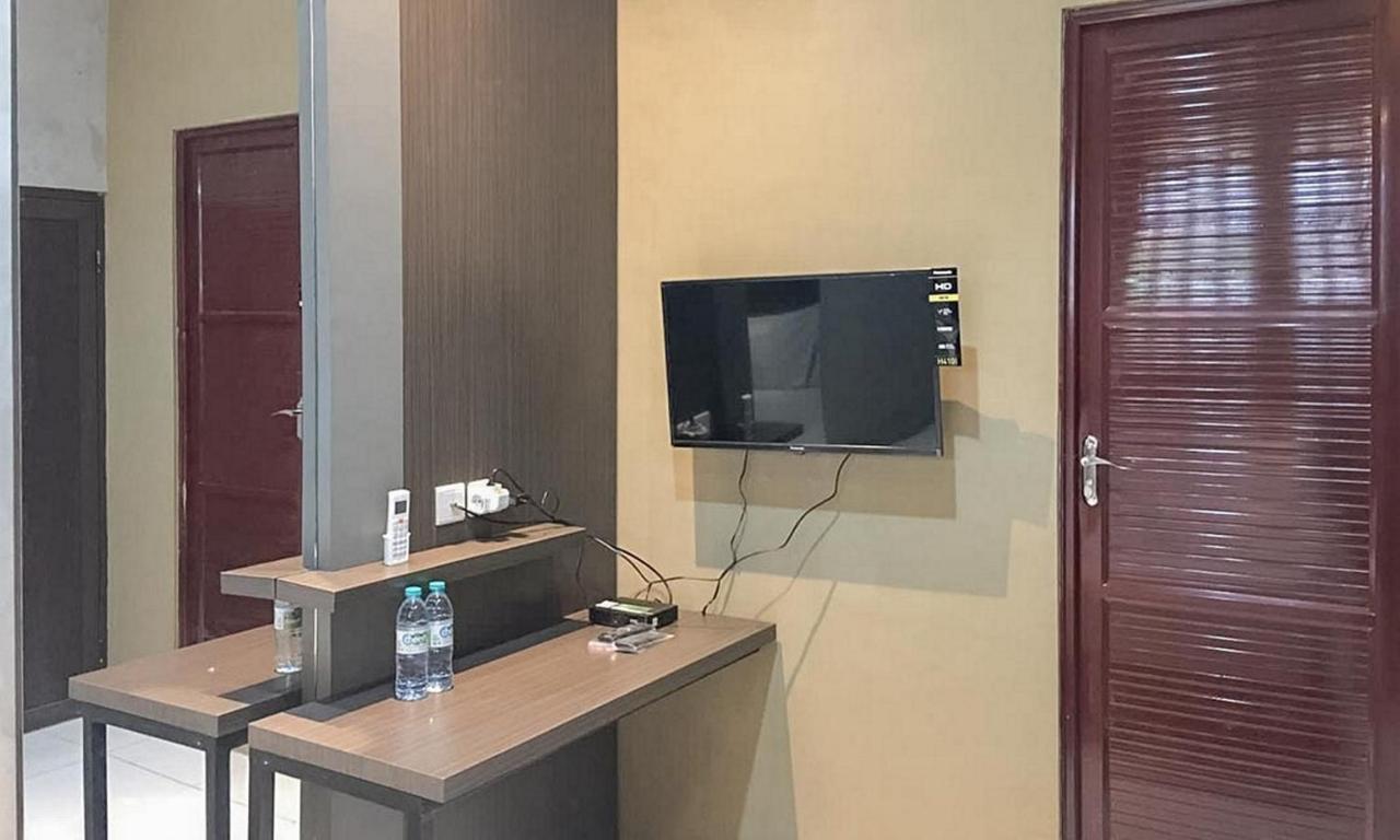 Reddoorz Near Wisata Paribendo Lawang Hotel Kültér fotó