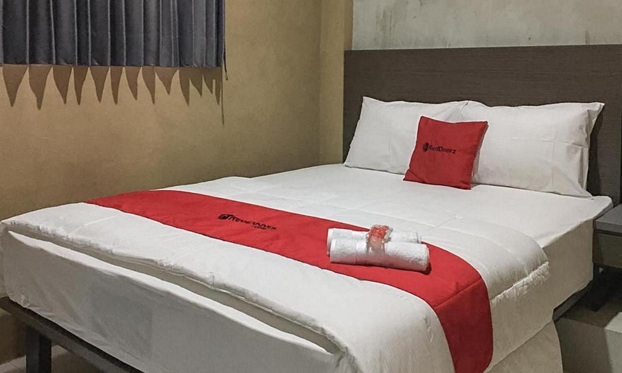 Reddoorz Near Wisata Paribendo Lawang Hotel Kültér fotó